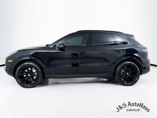 2023 Porsche Cayenne Platinum Edition