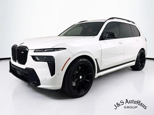 2024 BMW X7 M60i