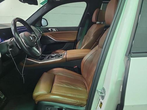 2024 BMW X7 M60i