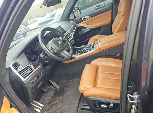 Gray Metallic 2020 BMW X7 M50i