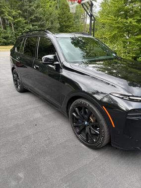2024 BMW X7 M60i