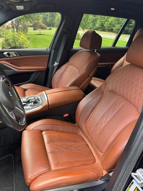 2024 BMW X7 M60i