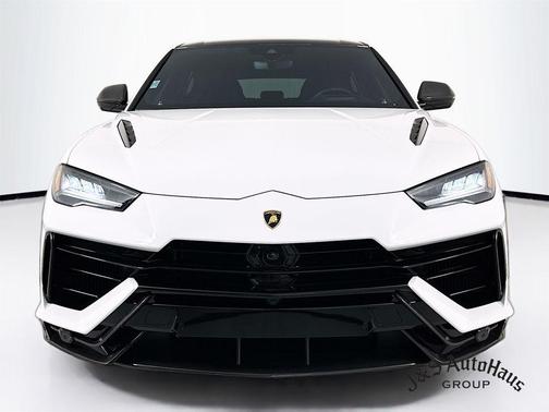 2023 Lamborghini Urus Performante