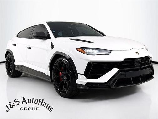 2023 Lamborghini Urus Performante