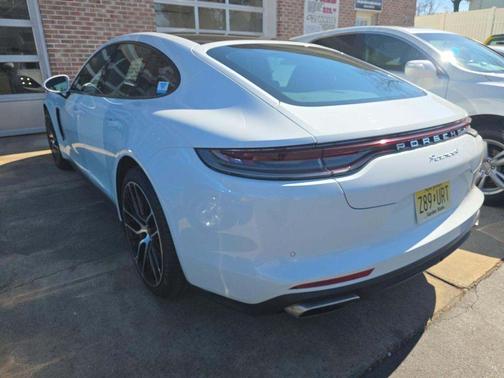 Carrara White Metallic 2021 Porsche Panamera 4