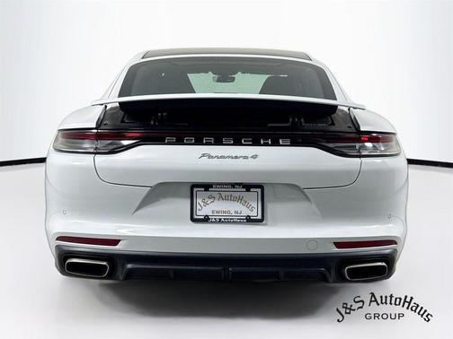 Carrara White Metallic 2021 Porsche Panamera 4