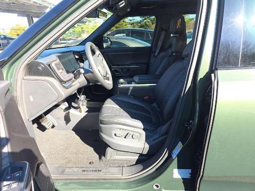 2022 Rivian R1S Adventure