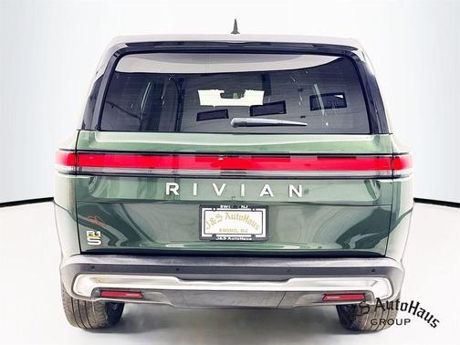 2022 Rivian R1S Adventure