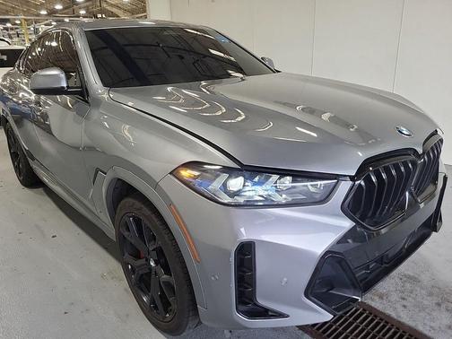 Gray Metallic 2024 BMW X6 xDrive40i