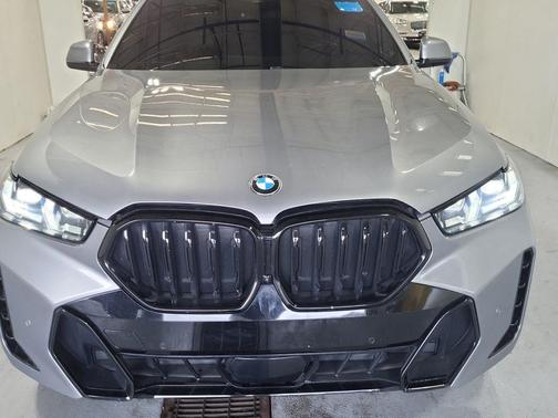 Gray Metallic 2024 BMW X6 xDrive40i