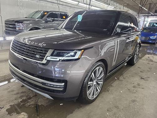 2023 Land Rover Range Rover P530 SE