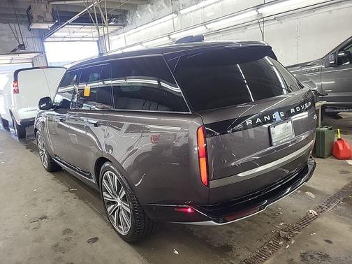 2023 Land Rover Range Rover P530 SE