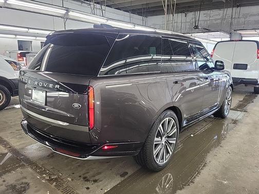 2023 Land Rover Range Rover P530 SE