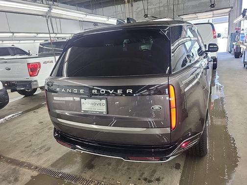 2023 Land Rover Range Rover P530 SE