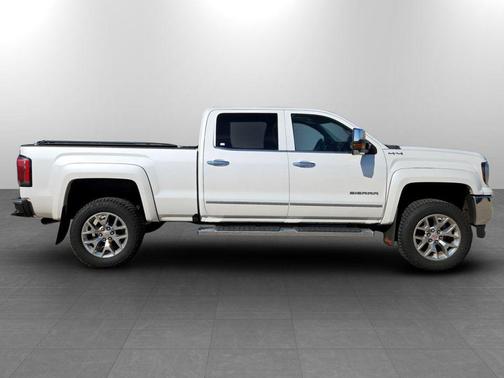 White Frost Tricoat 2018 GMC Sierra 1500 SLT