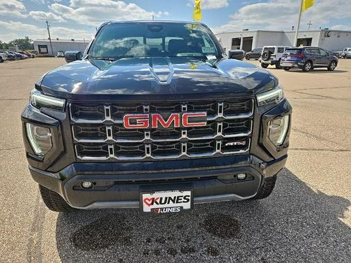 2025 GMC Canyon AT4