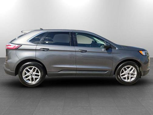 Carbonized Gray Metallic 2024 Ford Edge SEL