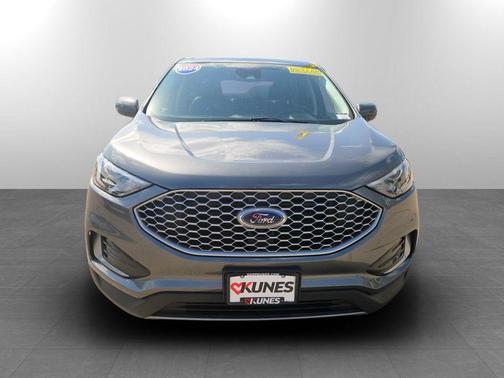 Carbonized Gray Metallic 2024 Ford Edge SEL