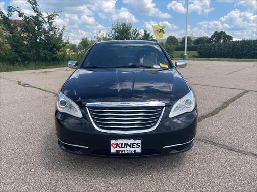 2014 Chrysler 200 Limited