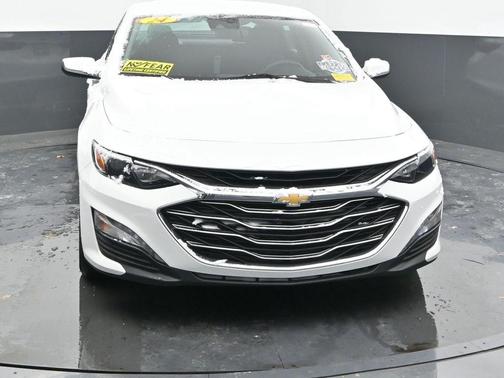 Summit White 2024 Chevrolet Malibu FWD 1LT