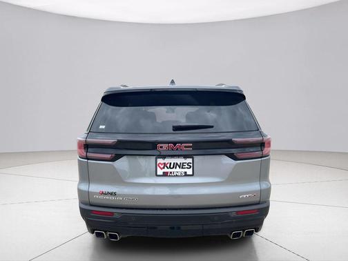 2025 GMC Acadia AWD AT4