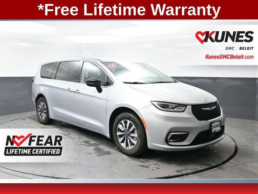 Silver Mist Clearcoat 2024 Chrysler Pacifica Hybrid Select