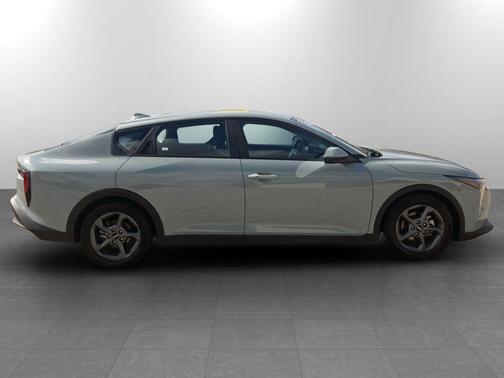 Morning Haze 2025 Kia K4 LXS