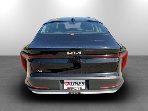 Aurora Black Pearl 2025 Kia K4 LXS