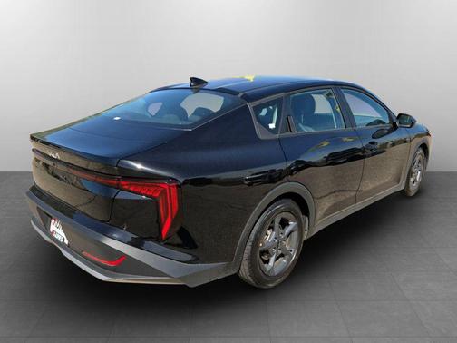 Aurora Black Pearl 2025 Kia K4 LXS