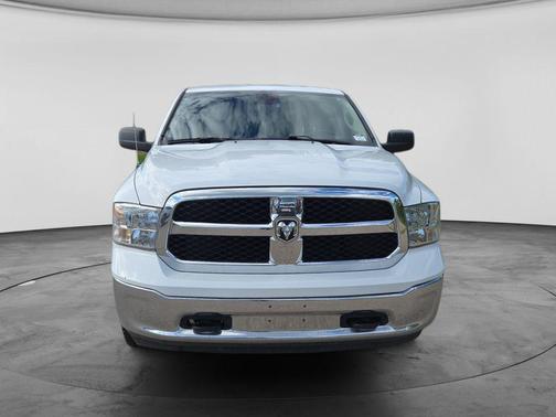 Bright White Clearcoat 2022 RAM 1500 Classic SLT