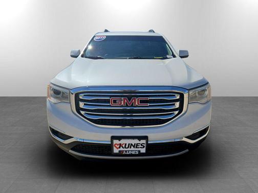 White Frost Tricoat 2017 GMC Acadia SLT-1