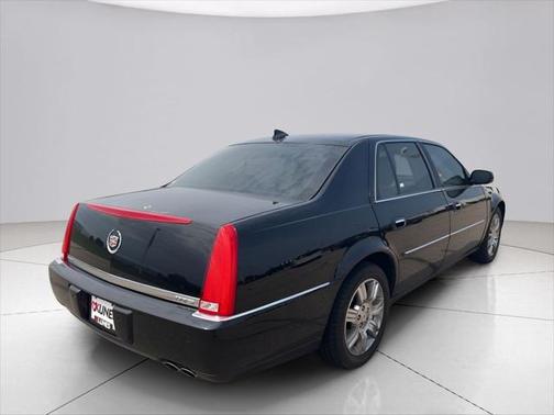 2011 Cadillac DTS Platinum Collection