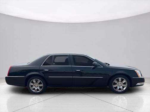 2011 Cadillac DTS Platinum Collection