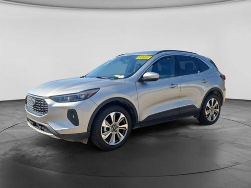 Iconic Silver Metallic 2024 Ford Escape Platinum
