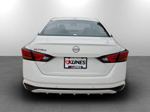 Glacier White 2025 Nissan Altima 2.5 SV