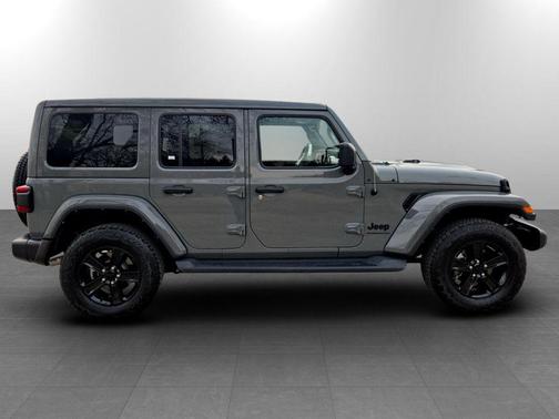 2023 Jeep Wrangler 4-Door Sahara Altitude 4x4