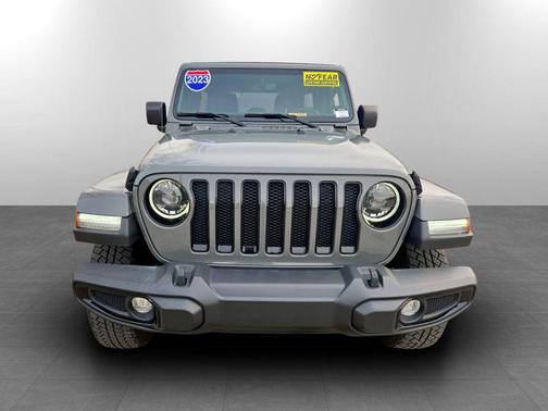 2023 Jeep Wrangler 4-Door Sahara Altitude 4x4