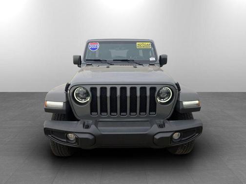 Sting-Gray Clearcoat 2023 Jeep Wrangler 4-Door Sahara Altitude 4x4