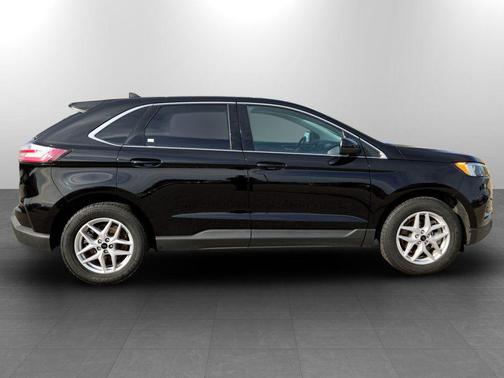 Black Metallic 2023 Ford Edge SEL