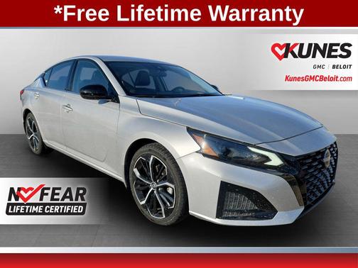 2023 Nissan Altima SR FWD