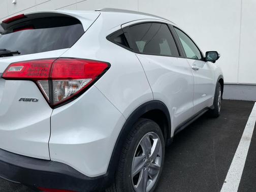 Platinum White Pearl 2019 Honda HR-V EX