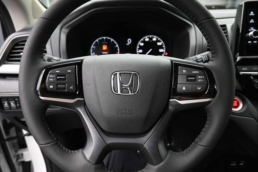 NH-883P/PLATINUM W 2026 Honda Odyssey EX-L