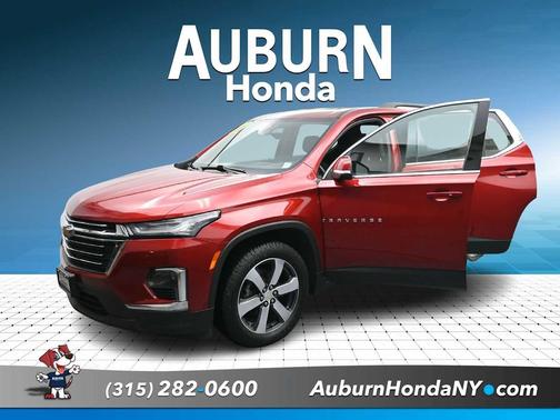 2022 Chevrolet Traverse LT Leather