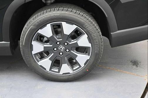 Crystal Black Pearl 2026 Honda Pilot Touring 8-Passenger