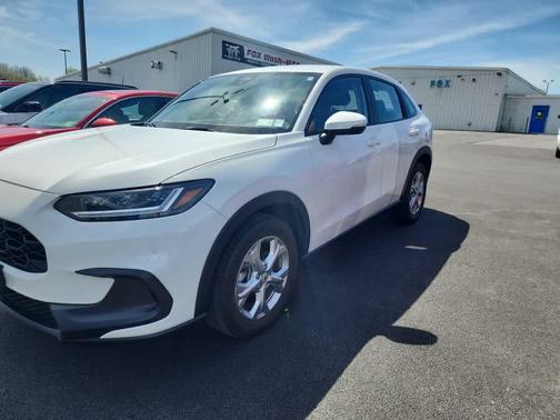 Platinum White Pearl 2024 Honda HR-V LX