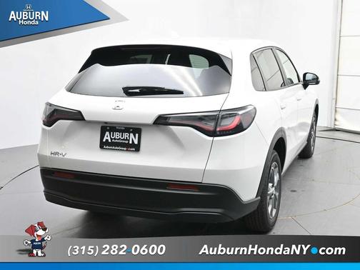 Platinum White Pearl 2026 Honda HR-V LX
