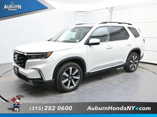 2024 Honda Pilot Touring 8-Passenger