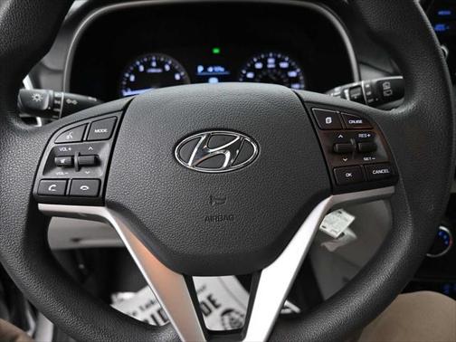 2021 Hyundai TUCSON SE