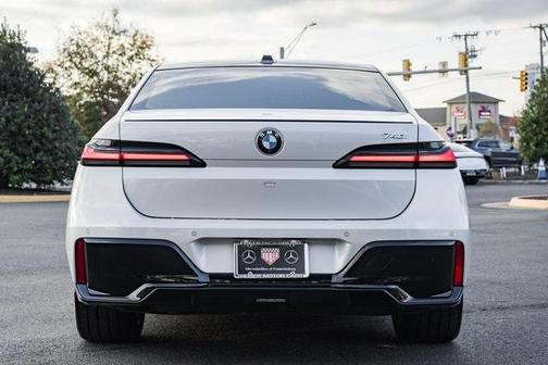 2023 BMW 740 i
