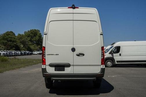 2024 Mercedes-Benz eSprinter 2500 170 WB High Roof Cargo